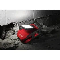 Milwaukee M18 PAL2-0 Lampa z Zaciskiem 18V - Jasność TRUEVIEW | Sanpro