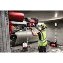 Milwaukee MX FUEL™ MXF TLIC-0: Kompaktowy Maszt Oświetleniowy 15000lm