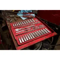 Milwaukee Zestaw grzechotek i nasadek 3/8 Drive 56 szt. Zestaw grzechotek i nasadek SAE + metryczny 4932464946