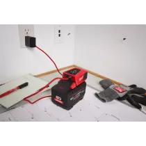 Milwaukee M18 TC-0 TOP-OFF 18V Miniładowarka - Zasilaj wszędzie!