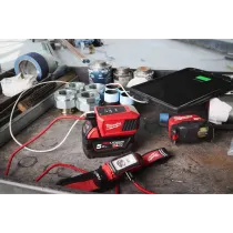 Milwaukee M18 TC-0 TOP-OFF 18V Miniładowarka - Zasilaj wszędzie!