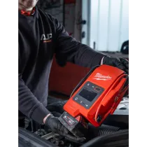 Milwaukee M18 JS2000-0 M18™ Rozrusznik Samochodowy 4933498026